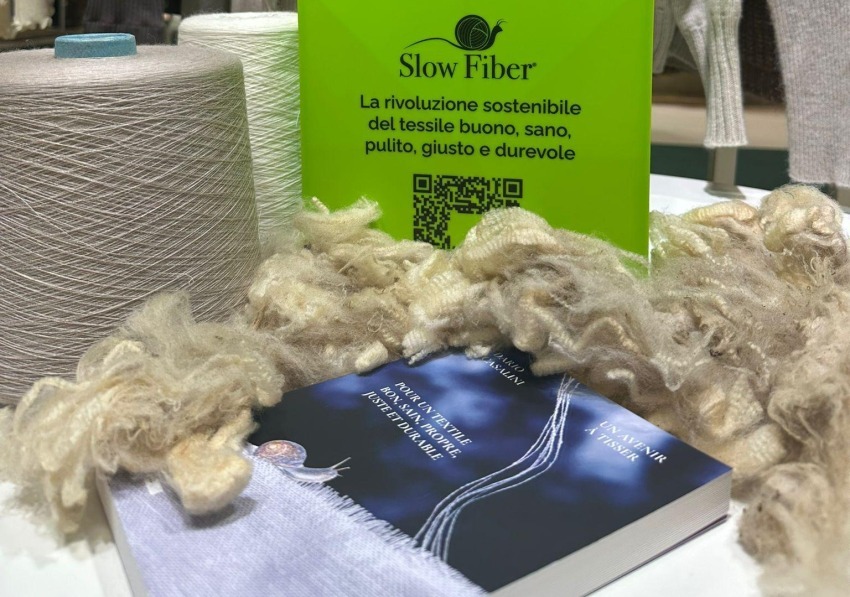 Un avenir à tisser: è arrivato anche in Francia il libro-manifesto da cui è nata l’idea di Slow Fiber