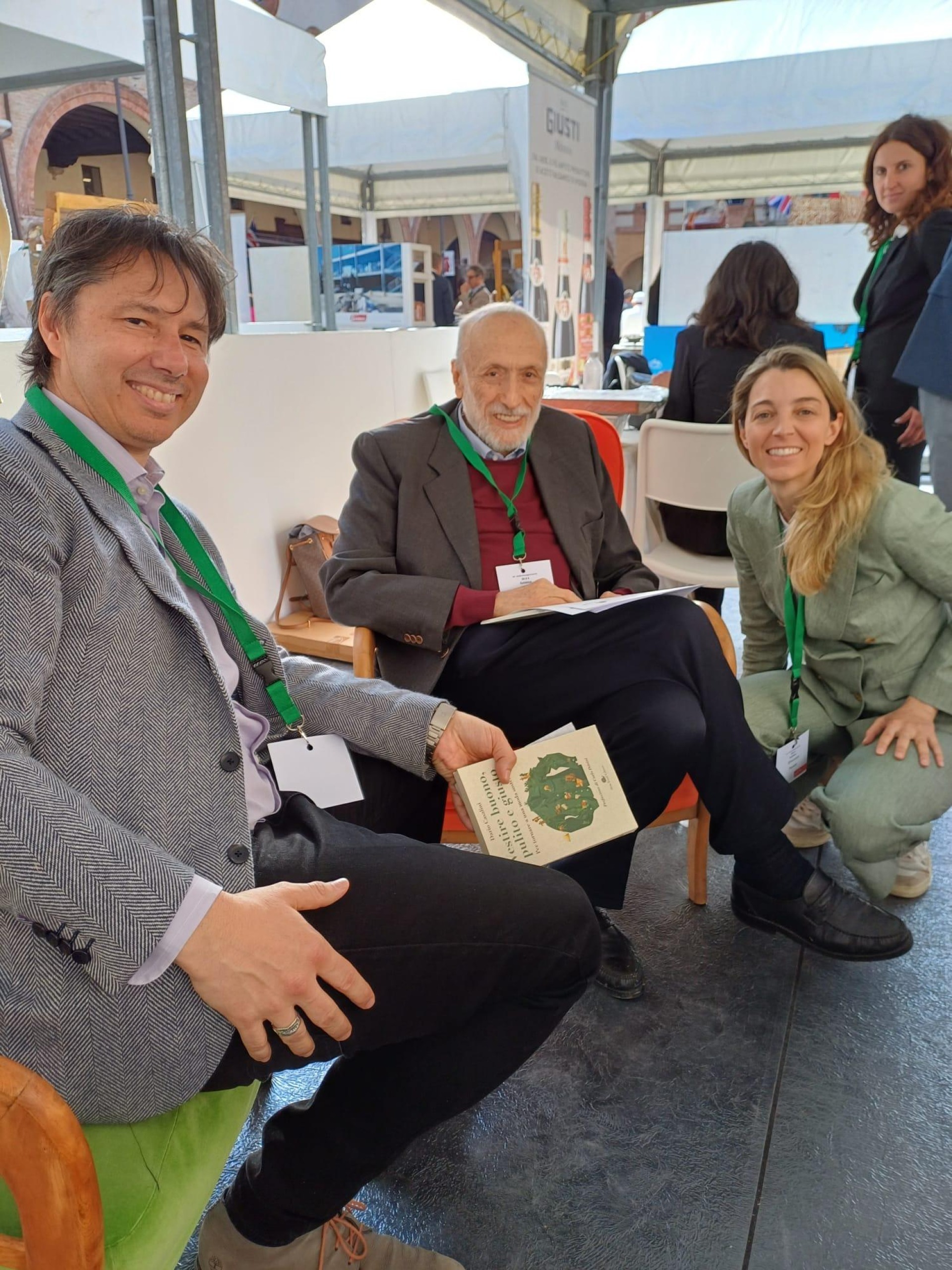 da sin. Dario Casalini, Carlo Petrini, Eleonora Peretti